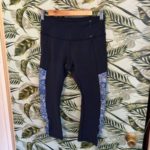 EE18 navy blue leggings w white and blue pattern design infinity small sm s